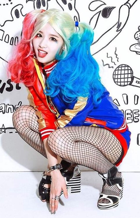 [Naver] "Tuyệt đỉnh Shashasha~".... Sana hóa thân thành Harley Quinn