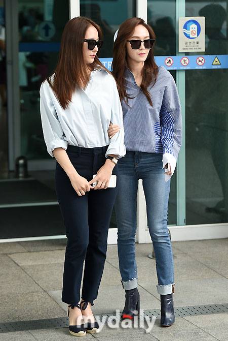 Naver: Krystal - Jessica 'khoác tay ấm áp'  