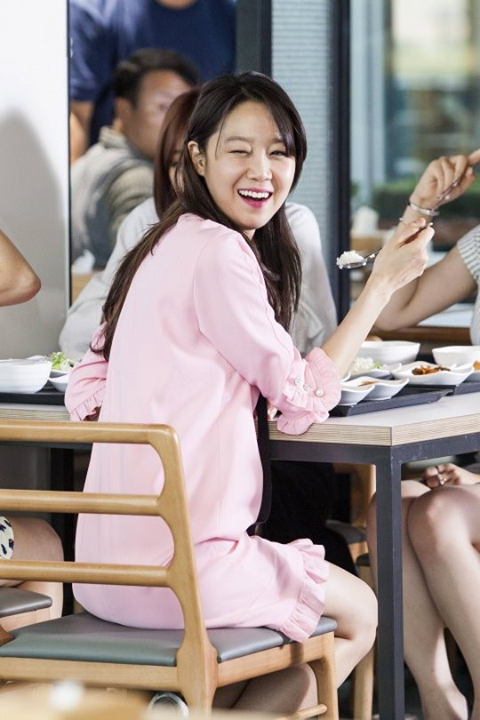 Sports DongA - Naver: 'Jealousy Incarnate' Gong Hyo Jin nữ hoàng phim hài lãng mạn