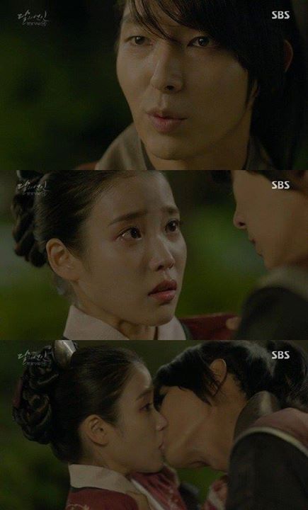 Bài báo: 'Moon Lovers' tỷ lệ khán giả lại giảm bất chấp cảnh hôn giữa Lee Jun Ki ♥ Lee Ji Eun