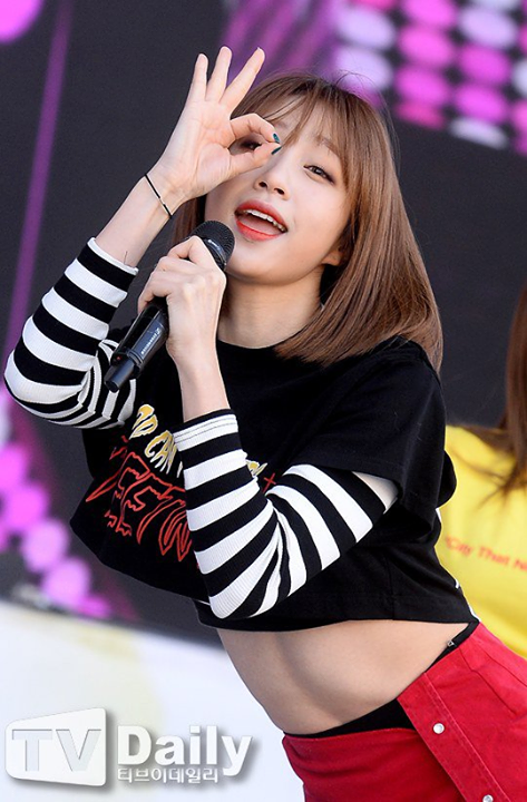 Bài báo: EXID Hani, 'ngày càng gầy sau khi chia tay'