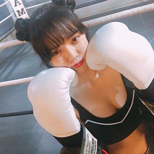 Bài báo: "Cú đấm gây thương nhớ" AOA Jimin, vận động viên quyền anh đáng yêu và sexy