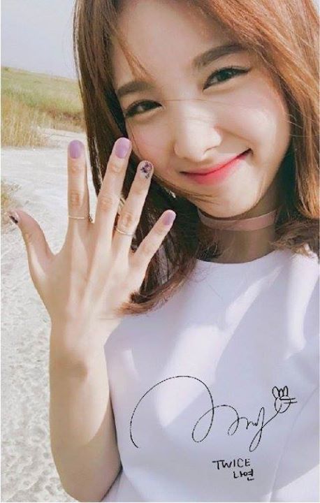 Pann: Kiểu đầu bob của Twice Nayeon!!!!!!  