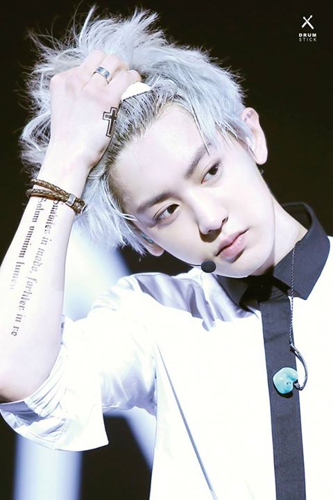 Bài báo: EXO Chanyeol nổi điên vì ngập ngụa trong tin nhắn của sasaeng fan... tiết lộ danh sách chặn