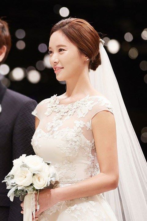 Bài báo: "Rất xinh đẹp vào ngày cưới của mình" Hwang Jung Eum ♥ Lee Young Don tiết lộ ảnh cưới