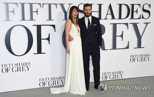 Bài báo: '50 Shades of Grey' dính giải Bộ phim tệ nhất năm