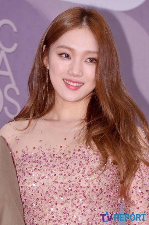 Bài báo: [Độc quyền] Lee Sung Kyung trở thành một bác sĩ trong phim mới? Đang thảo luận để tham gia 'Doctors' 