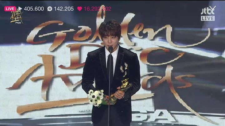 Hwang Chi Yeol thắng Disc Bonsang tại Golden Disc Awards lần thứ 32