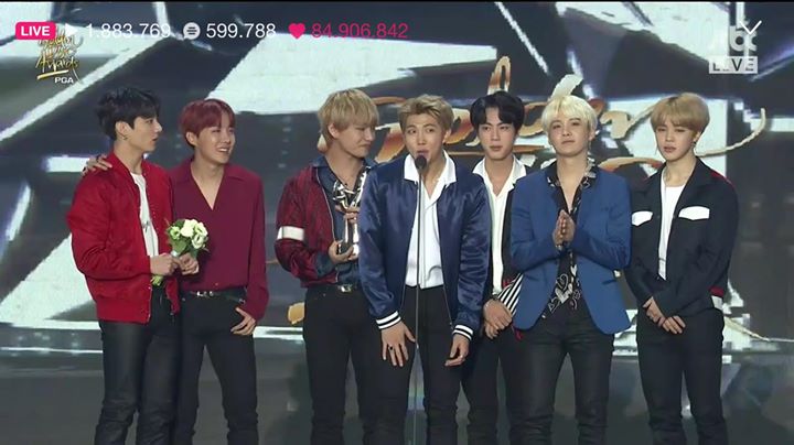 BTS thắng Daesang Album of the Year tại Golden Disc Awards lần thứ 32 với Love Yourself 承 ‘Her’