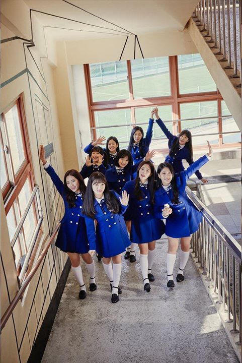 Fromis_9 tung bộ ảnh concept nữ sinh cho mini album đầu tay “TO. HEART” phát hành ngày 24/1. Ca khúc chủ đề cùng tên được nhào nặn bởi Iggy & Youngbae, bộ đôi nhà sản xuất gắn liền với tên tuổi của G-Friend 