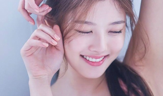 Kim Yoo Jung tuổi 20: Nhan sắc nữ thần, khí chất giống Hyun Ah