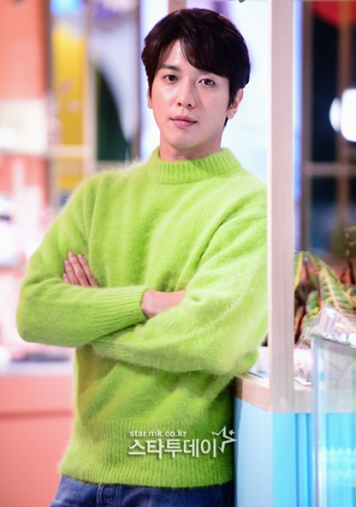 Bài báo: [Độc quyền] Jung Yonghwa là thần tượng trong scandal vào Đại học Kyunghee nhờ đặc cách... FNC 'giữ im lặng'