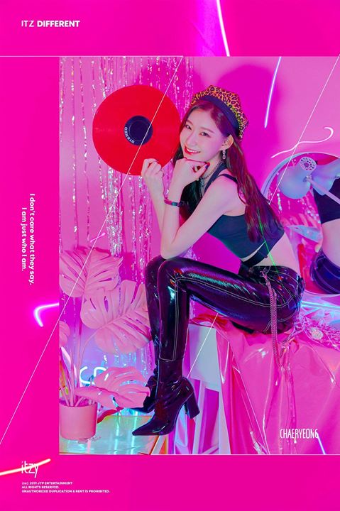 JYP tung ảnh concept của ITZY CHAERYEONG (2001)