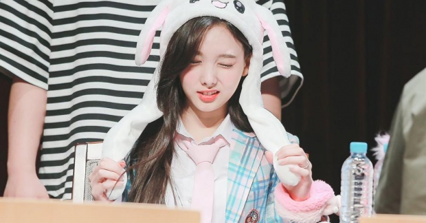 Dẫu luôn biết Nayeon (Twice) rất xinh xắn nhưng mỗi khi nhìn cô nàng thì K-net vẫn cảm thấy "yêu lại từ đầu" 