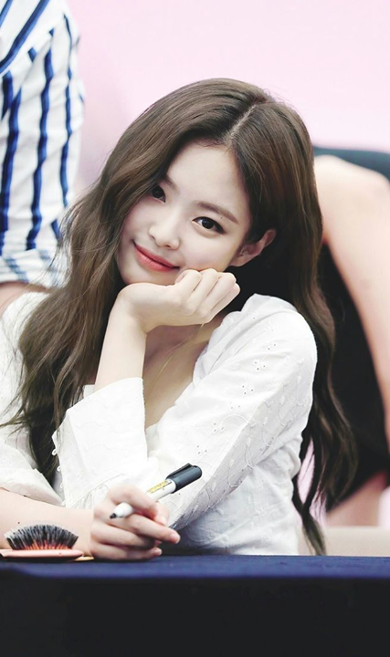 theqoo: Chiếc gif huyền thoại của Jennie 