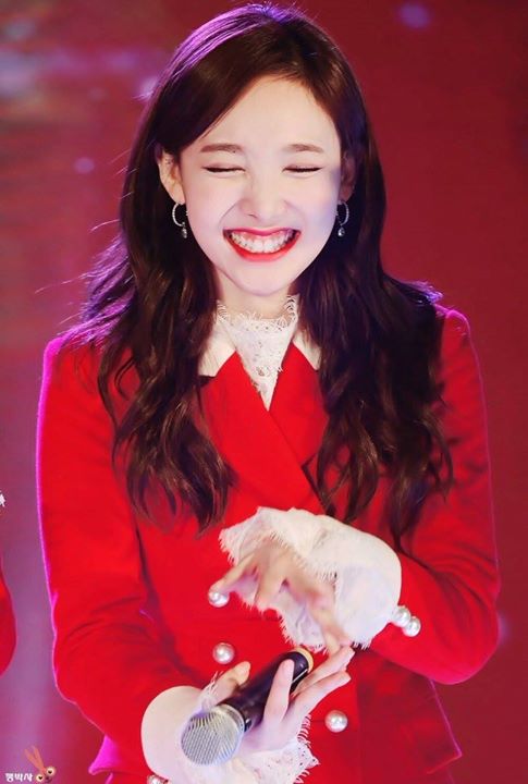 Pann: Nụ cười của Twice Nayeon