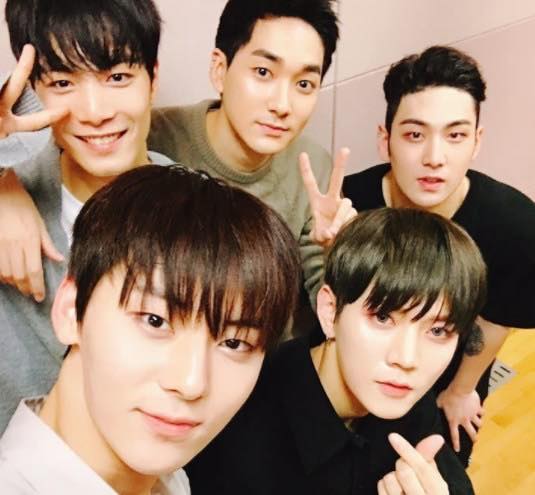 Tổng hợp chọn lọc ảnh l&ecirc;n Giải tr&iacute; Naver (2/7).