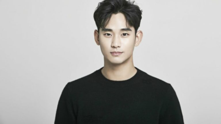 Kim Soo Hyun thể hiện tình yêu của anh với Bowling