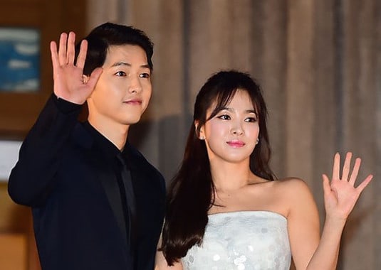 Người quen của Song Joong Ki v&agrave; Song Hye Kyo kể về c&acirc;u chuyện nơi t&igrave;nh y&ecirc;u bắt đầu của họ.