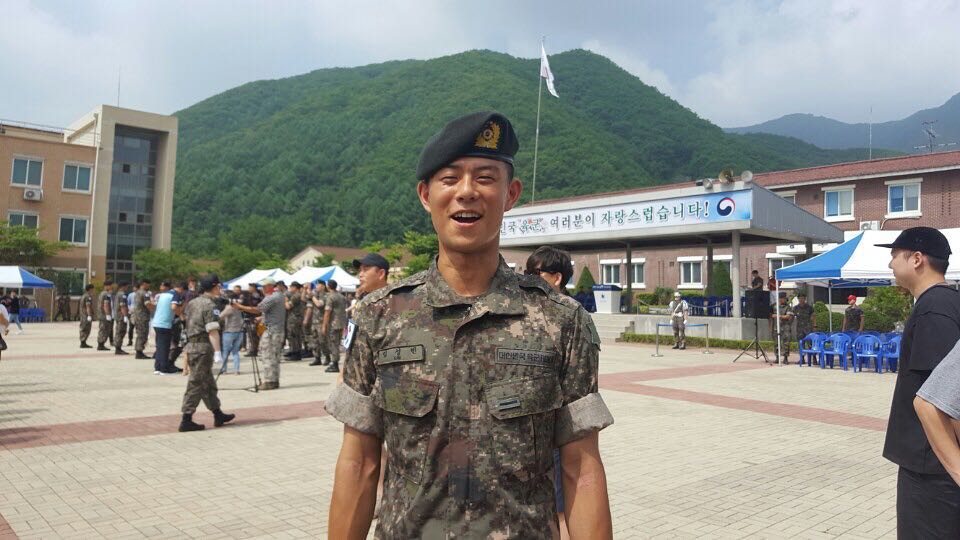 Beenzino cập nhật hình ảnh mới từ quân ngũ