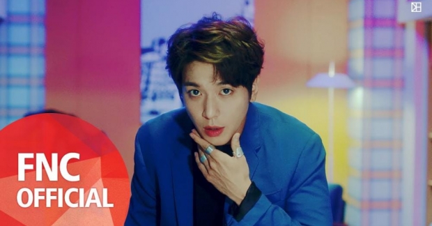 Jung Yong Hwa tiếp tục đăng h&igrave;nh nh&aacute; h&agrave;ng cho lần comeback sắp tới