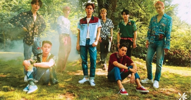 Với 800.000 album đặt trước, "The War" của EXO viết lên kỷ lục mới