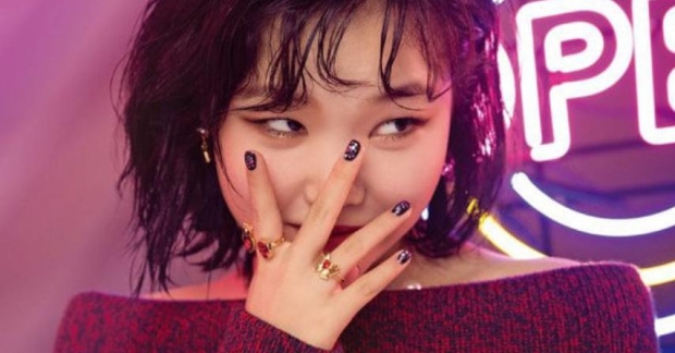 Lee Soo Hyun (Akdong Musician) bật mí danh sách những người bạn nổi tiếng