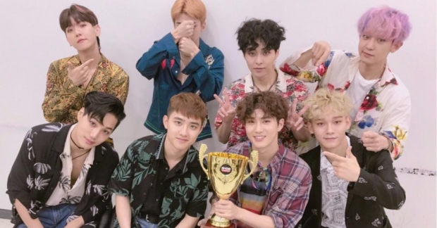 EXO giành "quả ngọt" đầu tiên cho "Ko Ko Bop" trong Show Champion 26/7