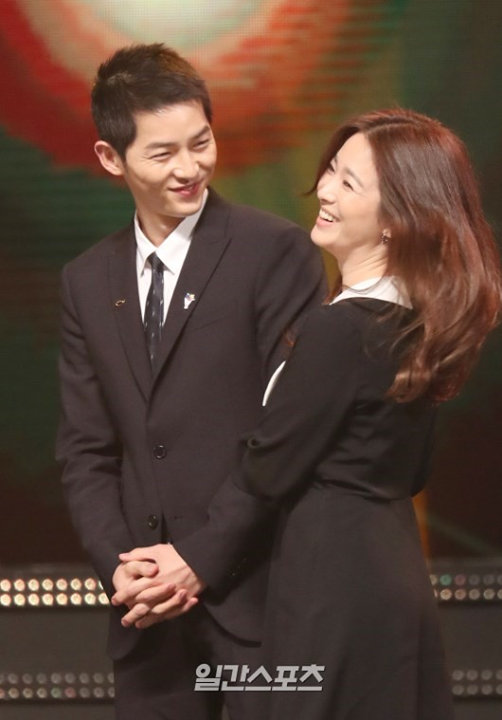 Daily Sports - Naver News: Song Joong Ki và Song Hye Kyo sẽ kết hôn vào tháng Mười