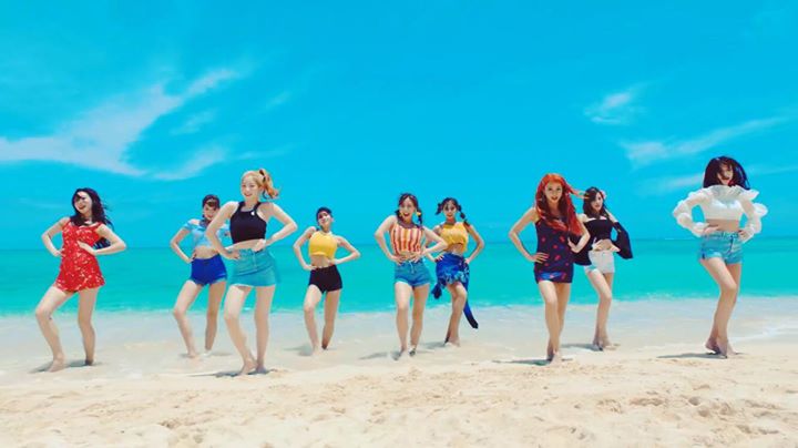 TWICE trở lại đường đua K-Pop với ca khúc “DANCE THE NIGHT AWAY”  