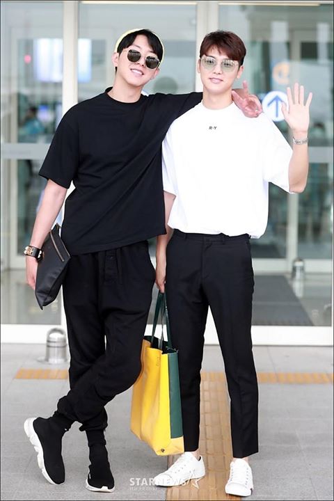 CNBLUE Minhyuk và Jungshin khởi hành sang Bali để chụp bộ hình chung trước khi cùng nhau nhập ngũ vào ngày 31/08