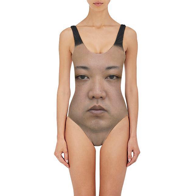 Đồ bơi in hình Kim Jong Un đang được bán online trên web Mỹ với giá 50$ (56.000 won ~ 1.1 triệu VNĐ)