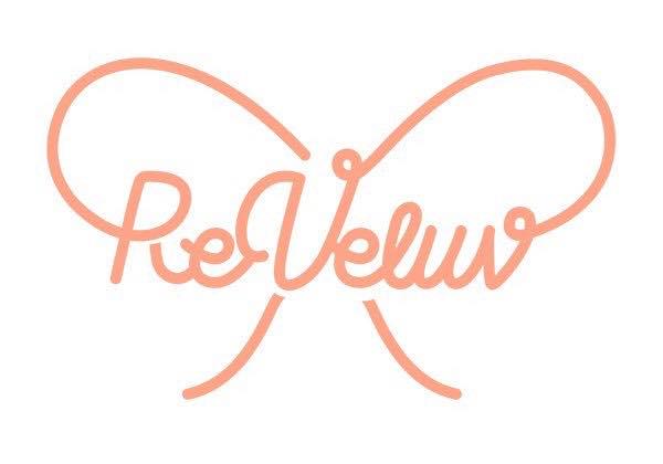 Rumor: Logo của fandom ReVeluv mà SM đăng kí cho Red Velvet chỉ vài ngày sau lightstick. Dường như nhóm cũng chuẩn bị có fanclub chính thức tại Hàn.