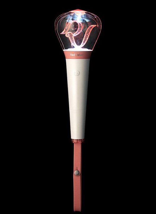 Cận cảnh cây “Mandu bong” của Red Velvet khi bật đèn, nhóm nữ đầu tiên nhà SM có lightstick