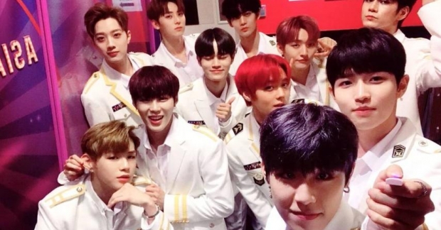 Quản lý Wanna One dùng bạo lực xô đẩy fan girl và phản ứng của netizen là ủng hộ hai tay hai chân