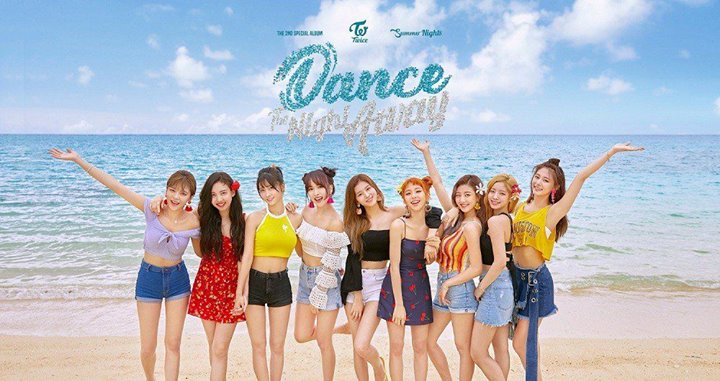 theqoo: Màn biểu diễn Dance The Night Away của TWICE trên V Live 