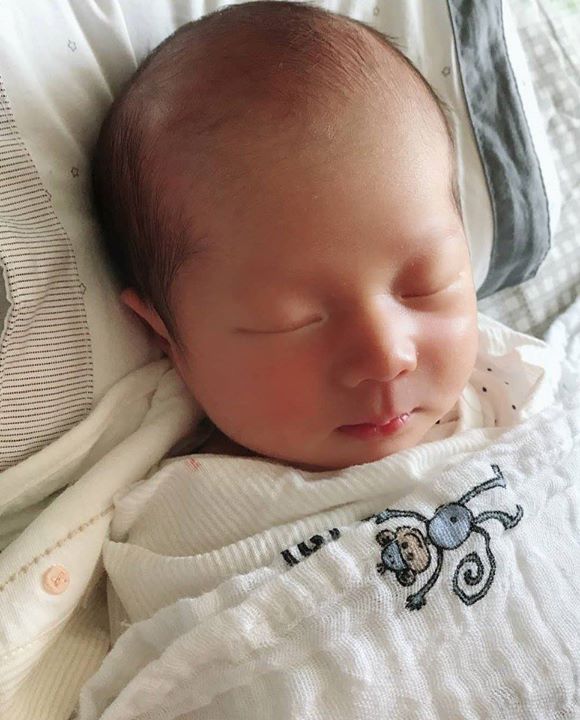 theqoo: Cục cưng xinh đẹp của Yulhee♡Choi Minhwan