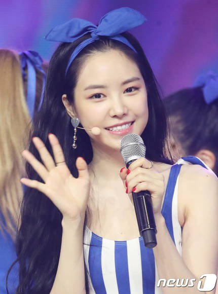 Pann: Hình phóng viên chụp Son Naeun ngày hôm nay, trông như họa báo 