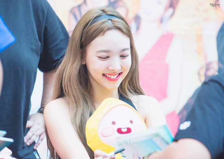 Pann: Twice Nayeon chú ý hết mức đến trang phục ㅠㅠ