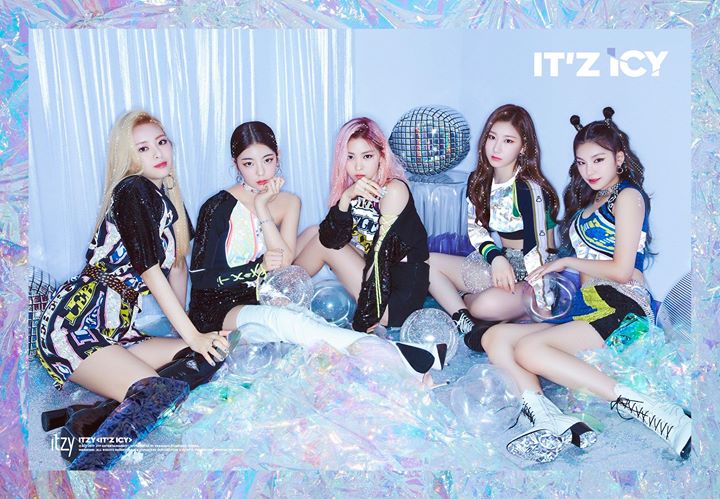 ITZY nhá hàng cho màn comeback đầu tiên mang tên <IT’z ICY>. M/V ca khúc chủ đề sẽ ra lò vào 10h tối ngày 28/07, album phát hành vào 4h chiều hôm sau.