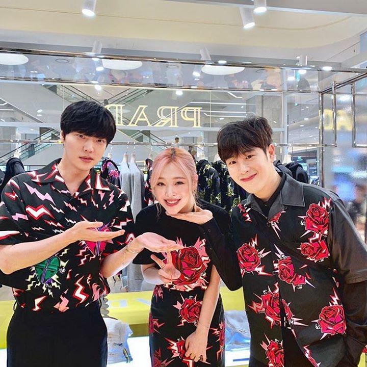 Ahn Jae Hyun, Sulli và Block B P.O dự event Prada