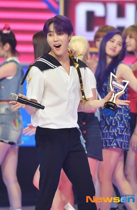 Ha Sung Woon đã thắng cúp Show Champion trước EXO Baekhyun, (G)I-DLE, GFRIEND và Chungha