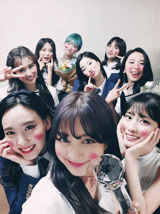 theqoo: Các thành viên Twice nhắc đến Mina trong concert Singapore hôm qua