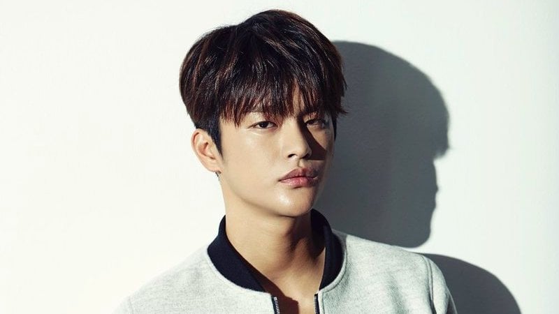 Seo In Guk hoàn tất kiểm tra sức khoẻ cho lần tái nhập ngũ