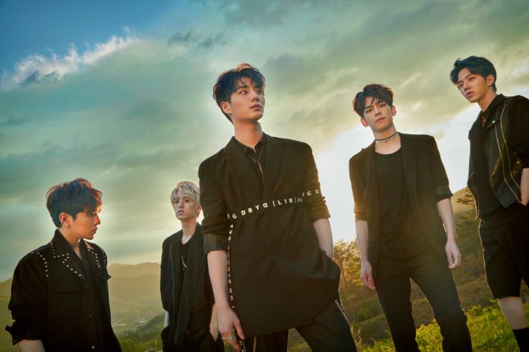 DAY6 dẫn đầu bảng xếp hạng iTunes quốc tế và công bố lịch trình cho tour lưu diễn nước ngoài