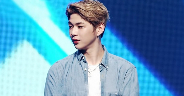 Nhân cách tốt đẹp Kang Daniel khiến fan ấm lòng