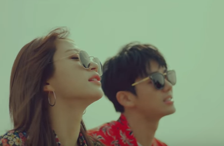 Seulong và Hani bị còng tay lại với nhau trong teaser MV ‘It’s You’