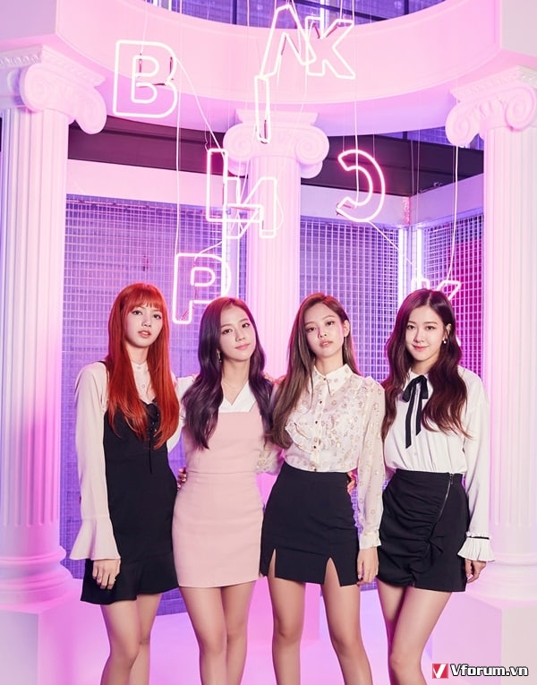 BLACKPINK cảm ơn người hâm mộ về kỉ lục trên Youtube và nói về lí do nổi tiếng quốc tế của mình