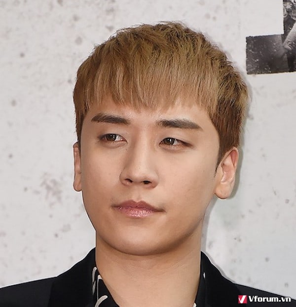 BIGBANG Seungri gặp một tai nạn nhỏ với chiếc xe hơi của mình