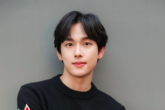 Im Siwan xác nhận ngày nhập ngũ